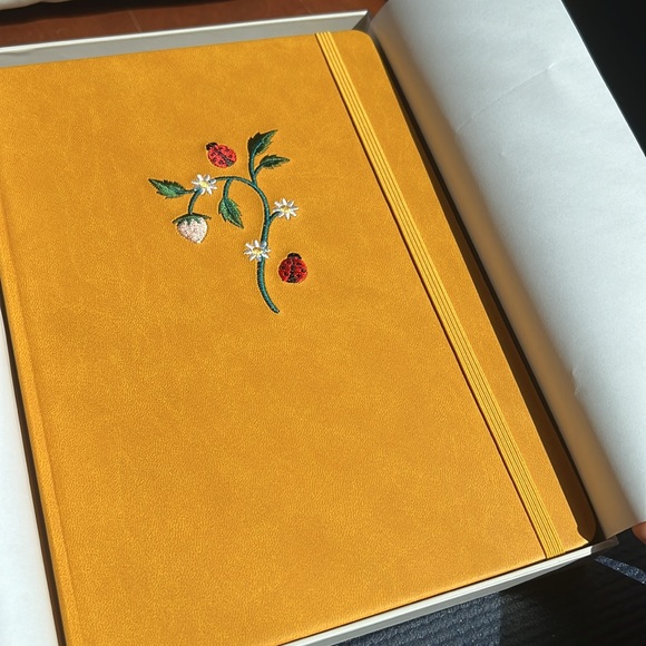 ARCHER AND OLIVE DOT GRID NOTEBOOK + STILL IN BOX 🐞💐 - Picture 4 of 6